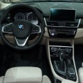 BMW-2er-Active-Tourer-F45-225xe-eDrive-Interieur-IAA-2015-LIVE-04