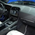 Jaguar-F-Pace-First-Edition-Caesium-Blue-SUV-Interieur-IAA-2015-LIVE-02