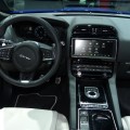 Jaguar-F-Pace-First-Edition-Caesium-Blue-SUV-Interieur-IAA-2015-LIVE-05