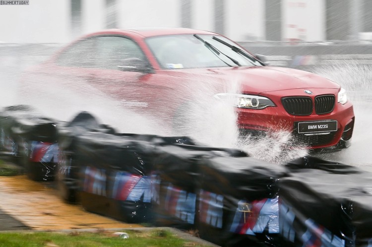 BMW-M235i-M-Performance-Drift-Action-EICMA-2015-05