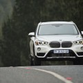 2015-BMW-X1-xDrive25i-F48-xLine-Weiss-03