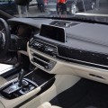 BMW-M760Li-G12-V12-xDrive-7er-2016-Frozen-Dark-Brown-Interieur-Genf-Live-02