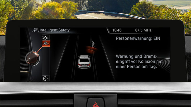 BMW-3er-Fussgaenger-Assistenzsystem-Display
