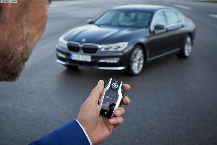 BMW-7er-2015-Display-Key-Autoschluessel-Smartkey-01
