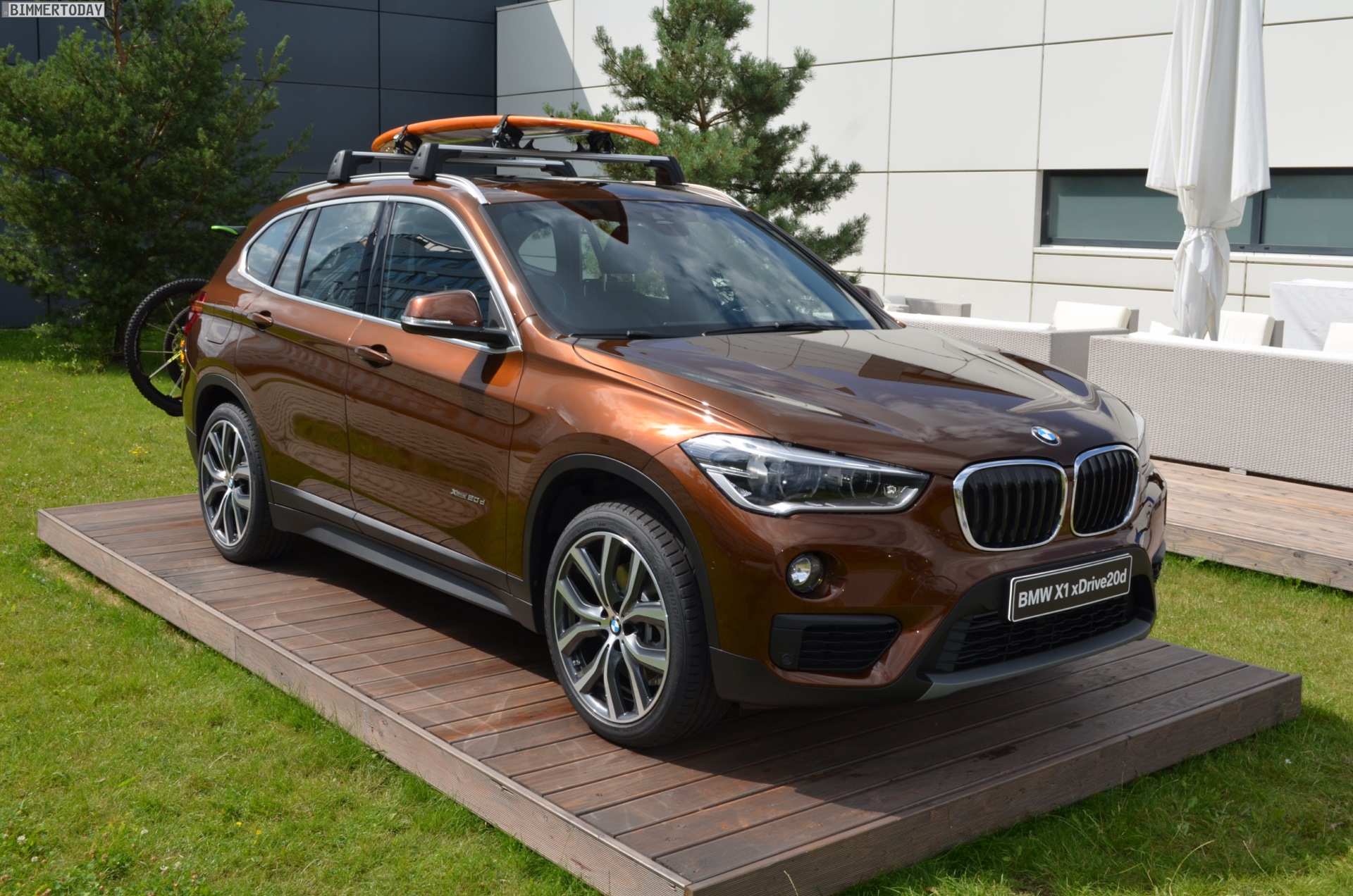 BMW X1 2015: Kastanienbronze und F48-Zubehör für Familien