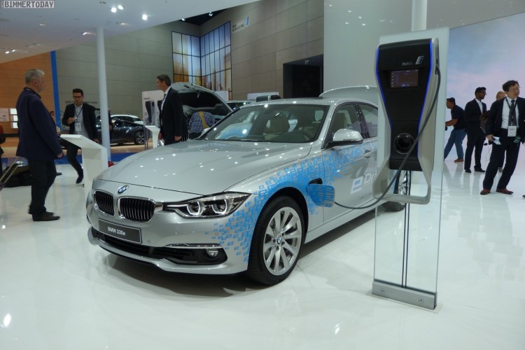 BMW-3er-F30-330e-eDrive-Plug-In-Hybrid-IAA-2015-LIVE-01