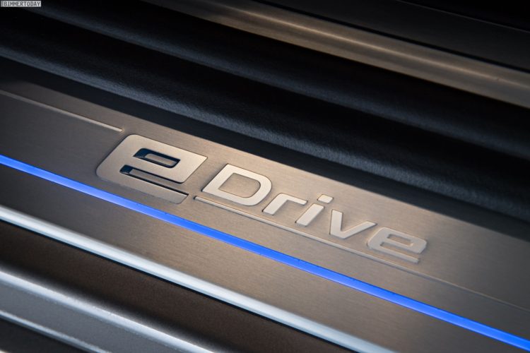 2016-BMW-740Le-xDrive-iPerformance-Plug-in-Hybrid-7er-G12-14