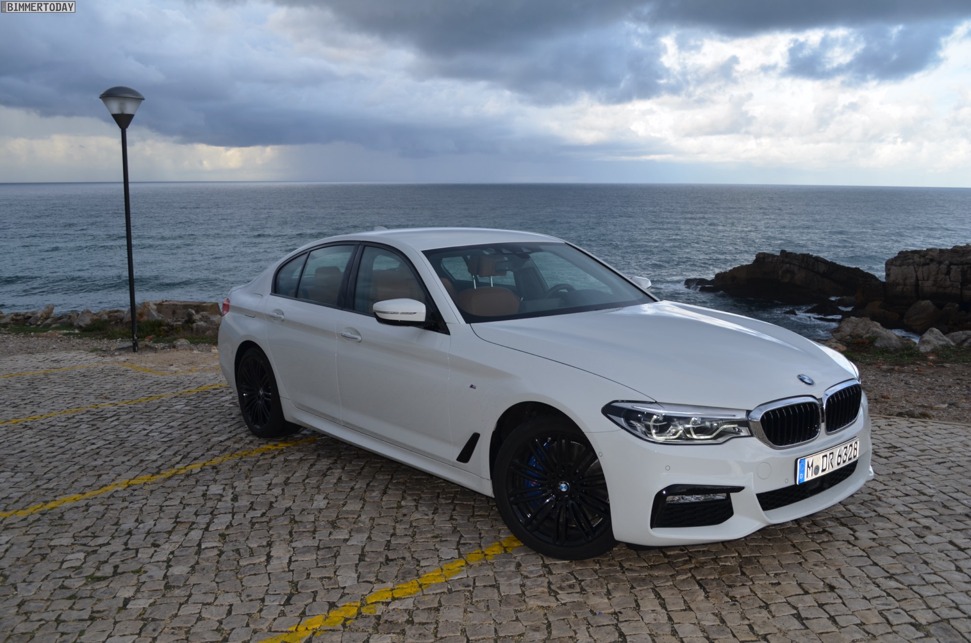 BMW 5er G30 mit M Sportpaket Mehr Fotos zum 540i in Weiß