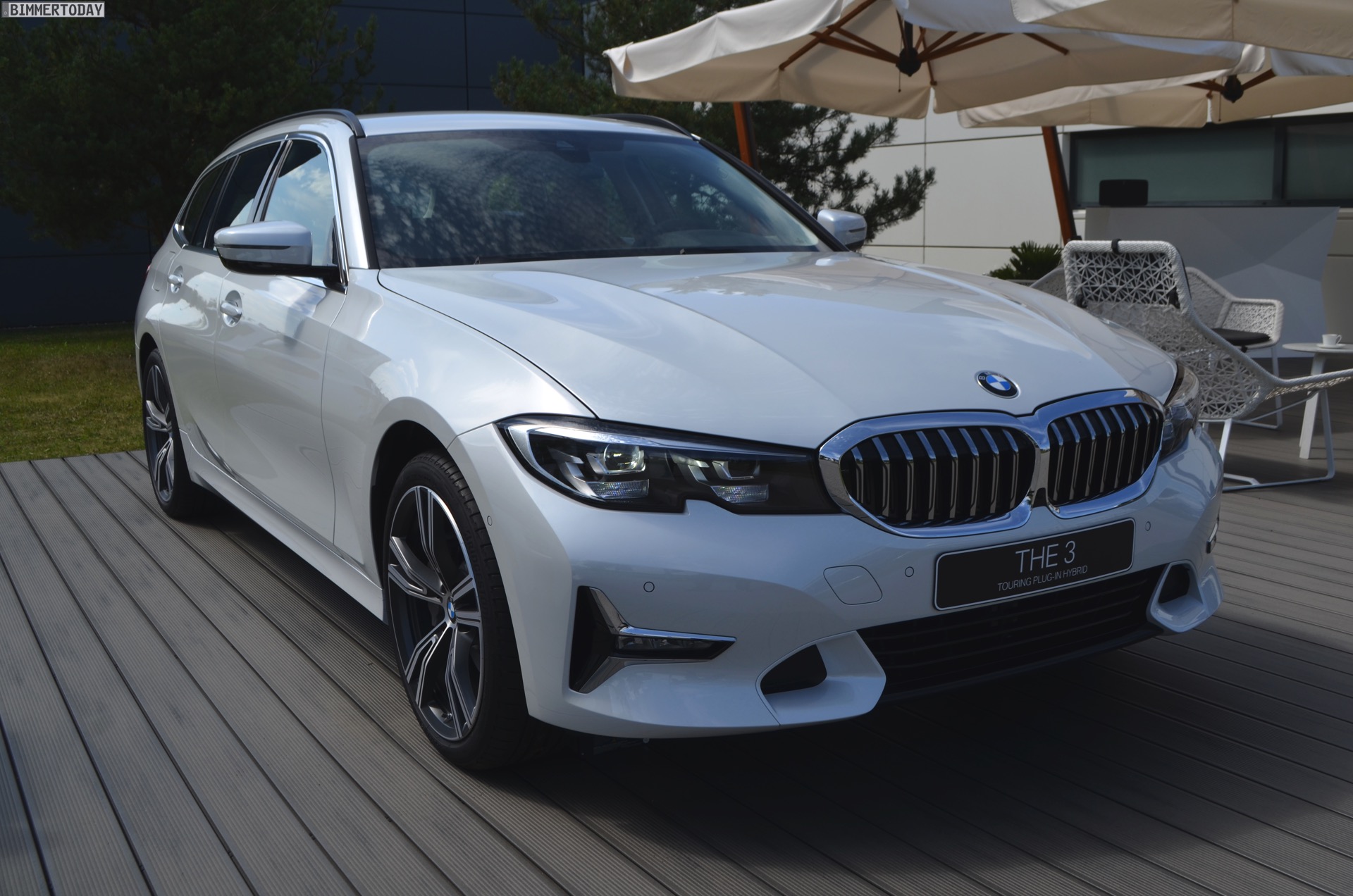 2020-BMW-330e-Touring-G21-3er-Plug-in-Hybrid-01.jpg