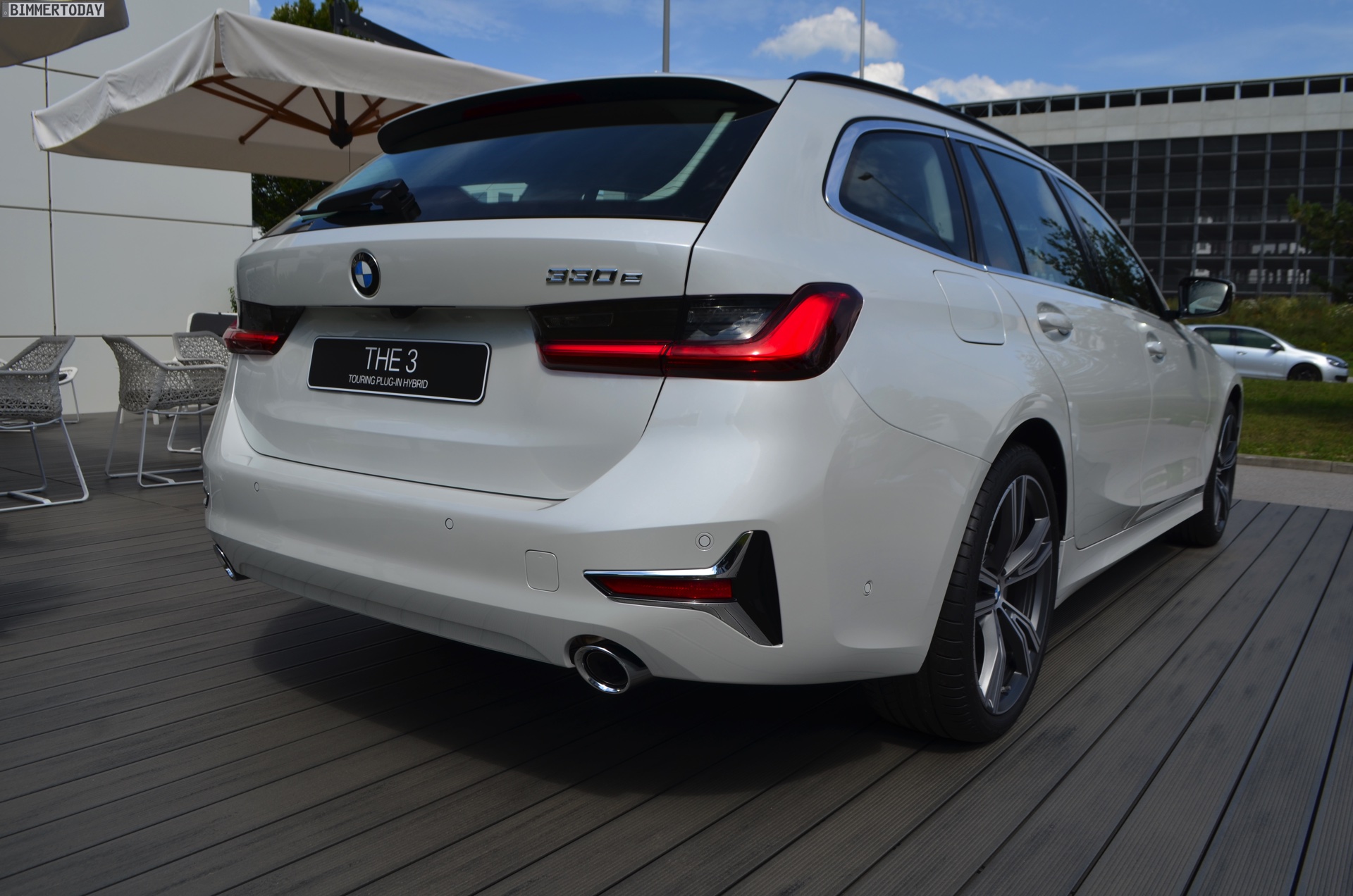 2020-BMW-330e-Touring-G21-3er-Plug-in-Hybrid-06.jpg