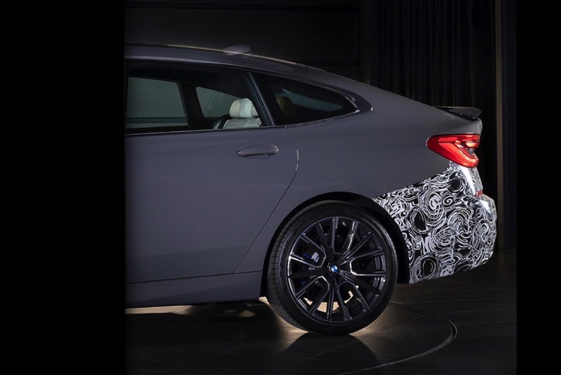2020-BMW-6er-GT-Facelift-G32-LCI-Teaser-04.jpg