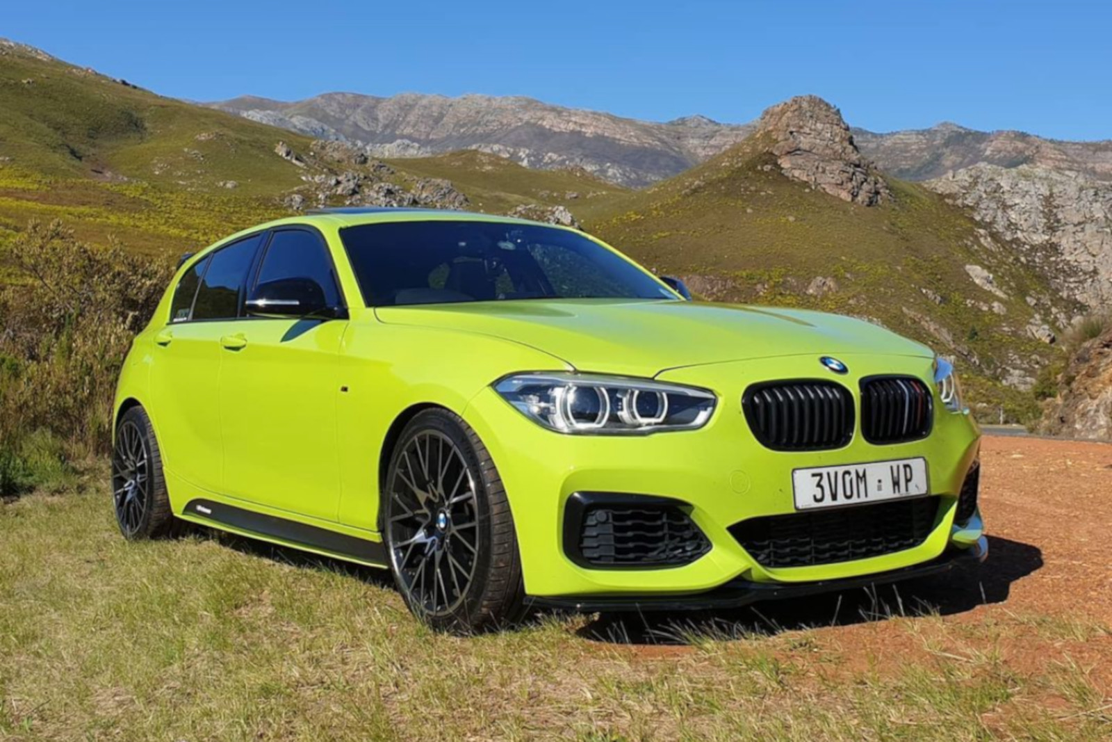 BMW 1er F20 LCI in Birch Green: Sprüh-Folie bringt Farbe ins Spiel