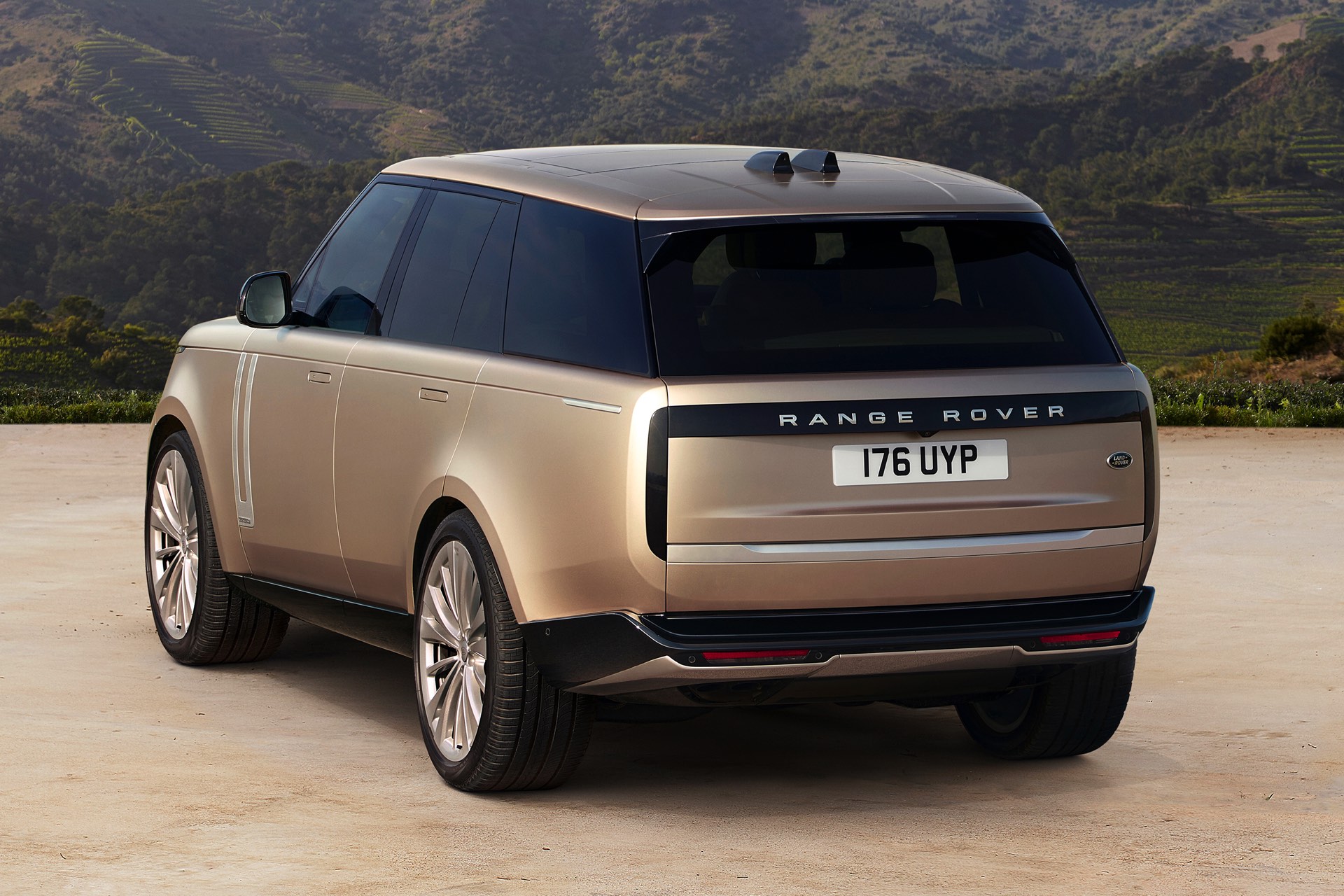 Range Rover 2022: Luxus-SUV kommt mit 530-PS-BMW-V8