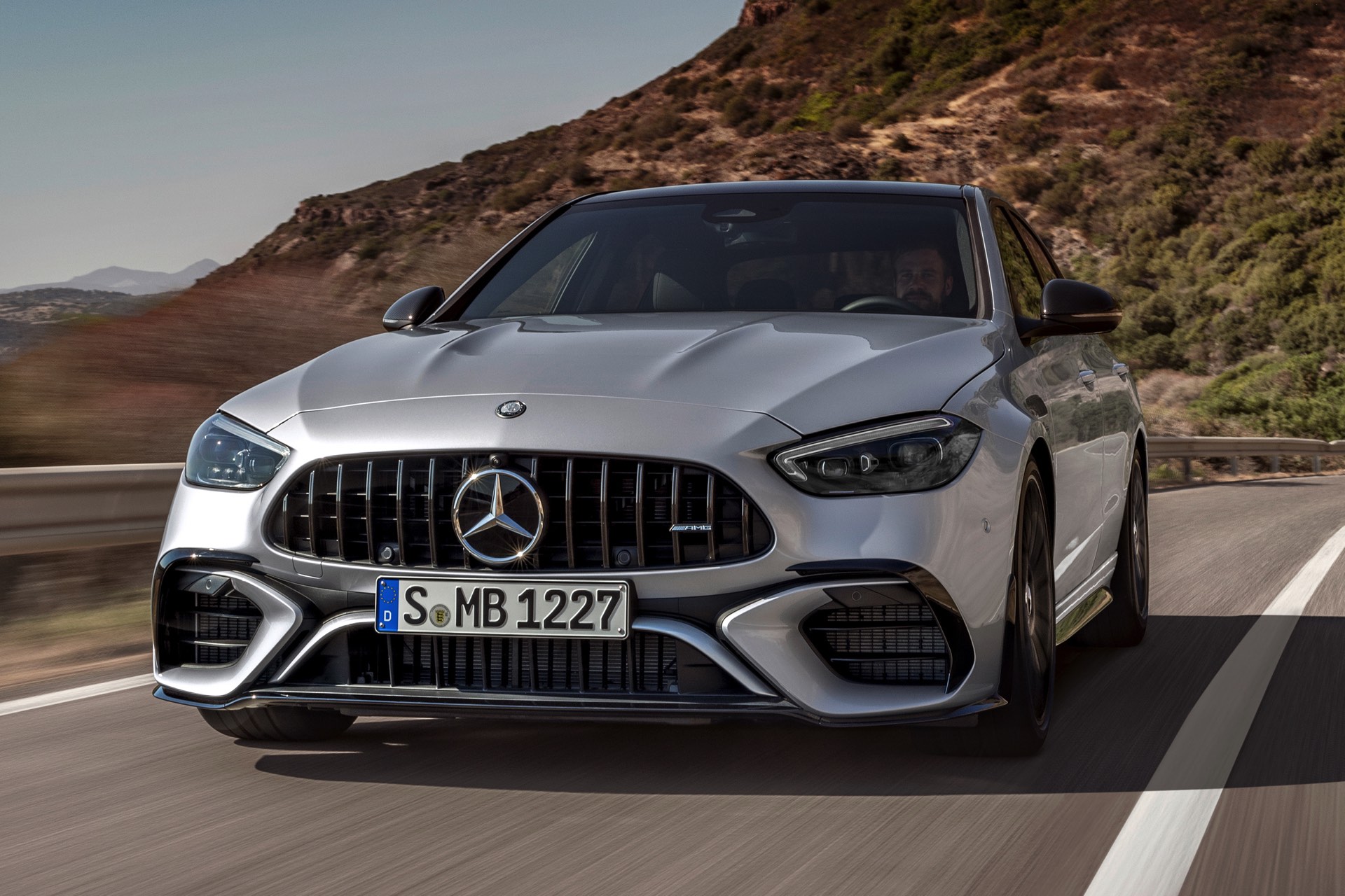 https://cdn.bimmertoday.de/wp-content/uploads/2022/09/2023-Mercedes-AMG-C-63-S-E-Performance-W206-Hybrid-03.jpg
