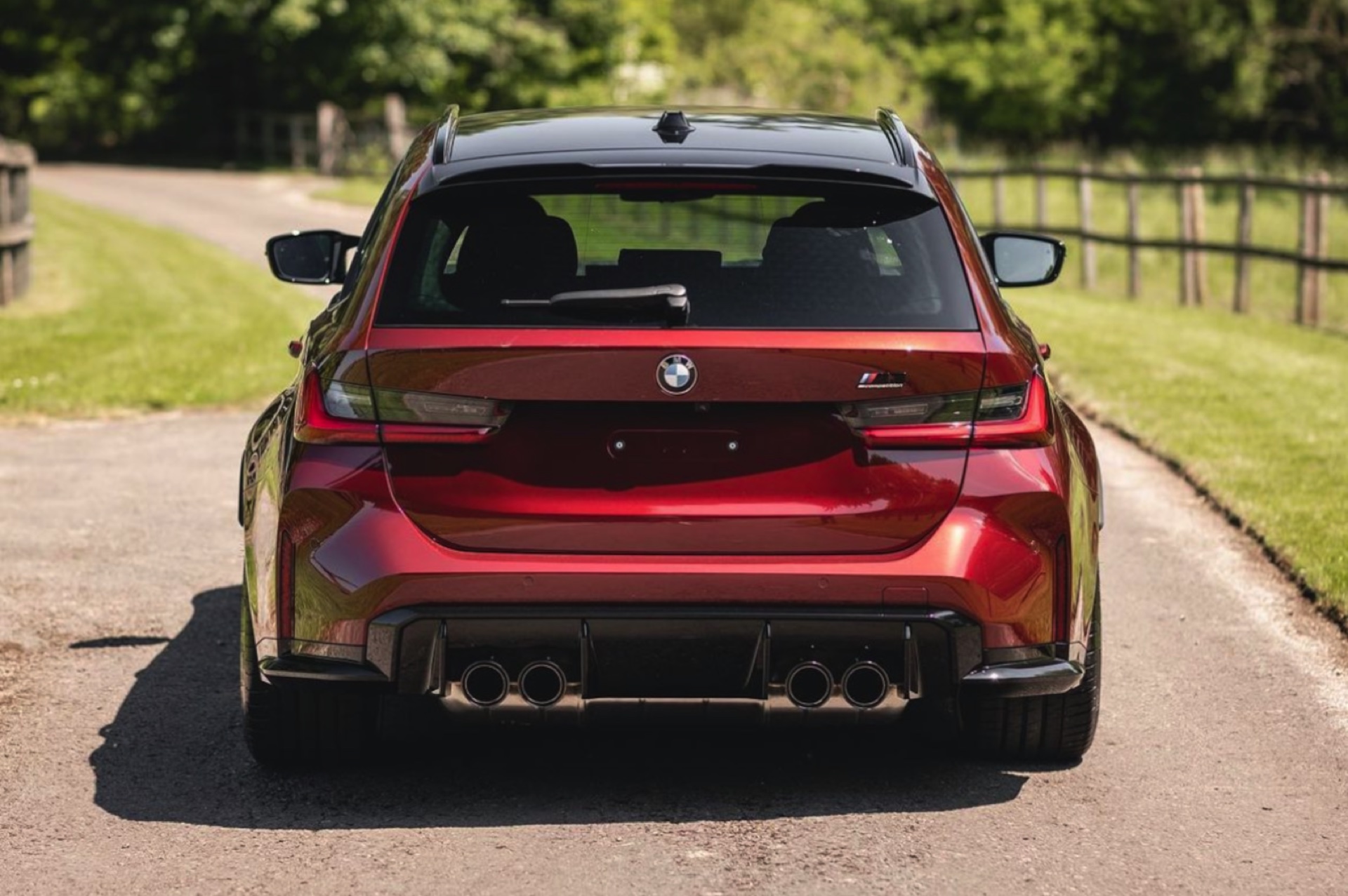 Brachiale Eleganz: BMW M3 Touring in Aventurin-Rot