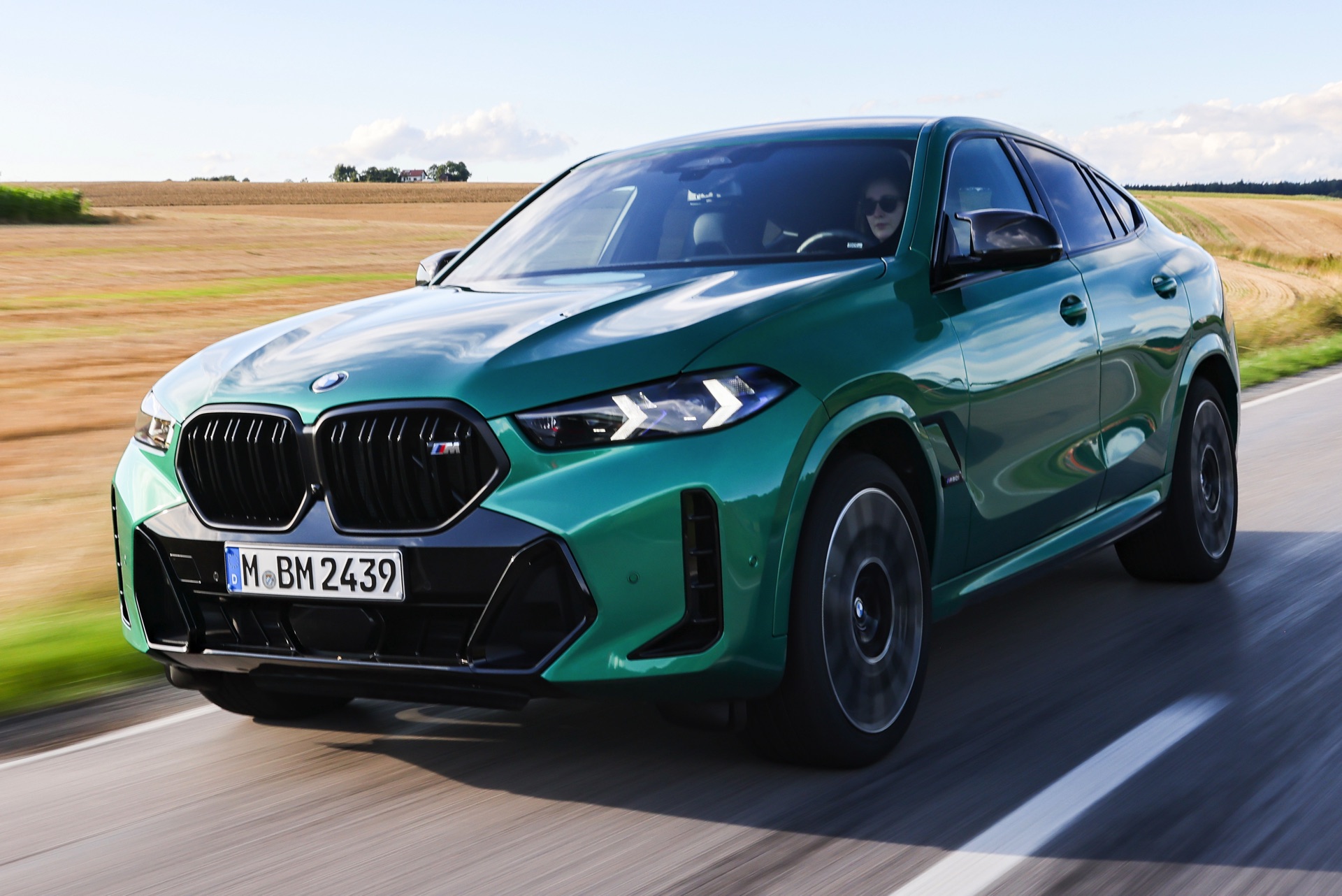 https://cdn.bimmertoday.de/wp-content/uploads/2023/08/BMW-X6-Facelift-2023-M60i-Isle-of-Man-Green-G06-LCI-03.jpg