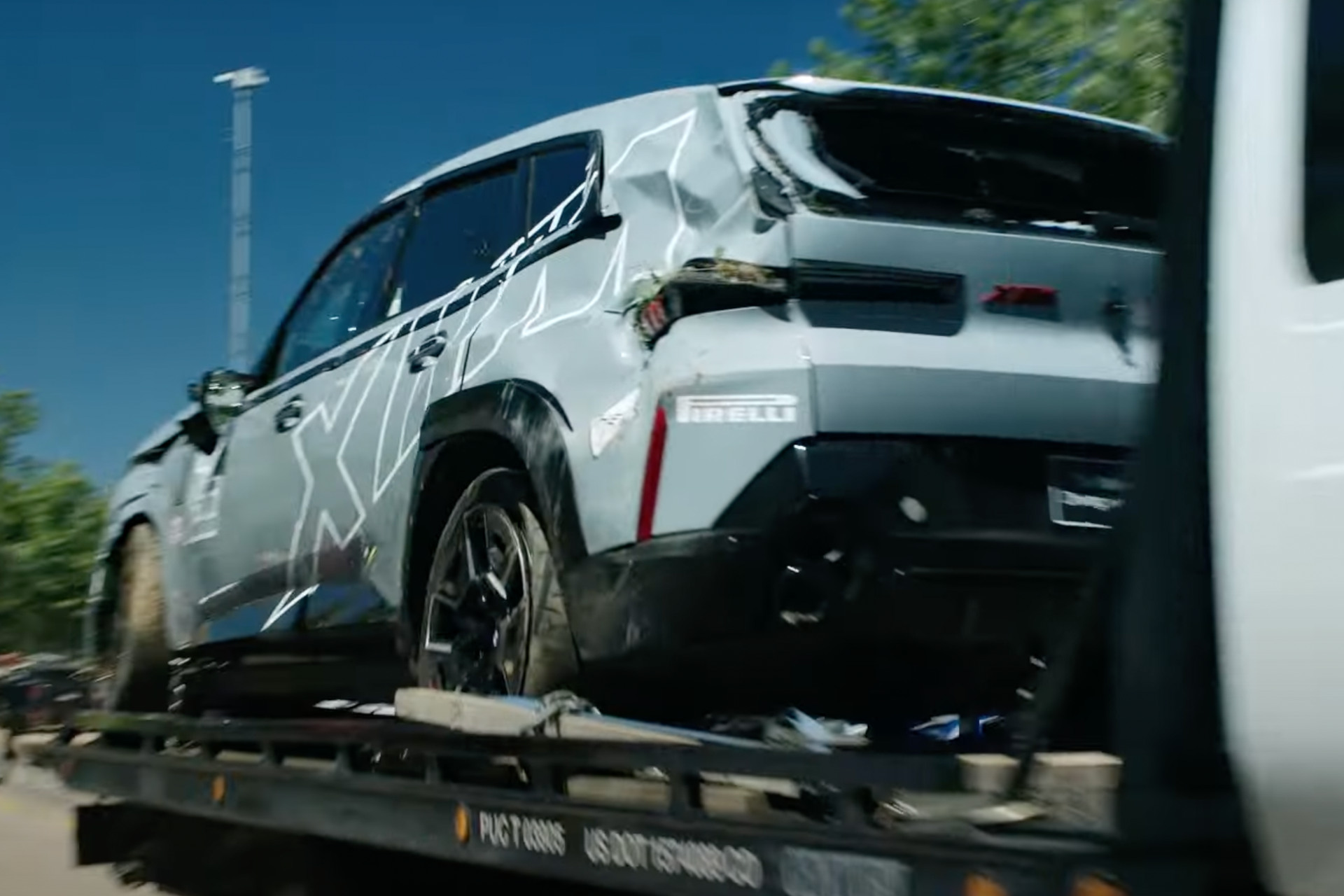 Pikes Peak 2023: Video zeigt Crash des BMW XM Label Red