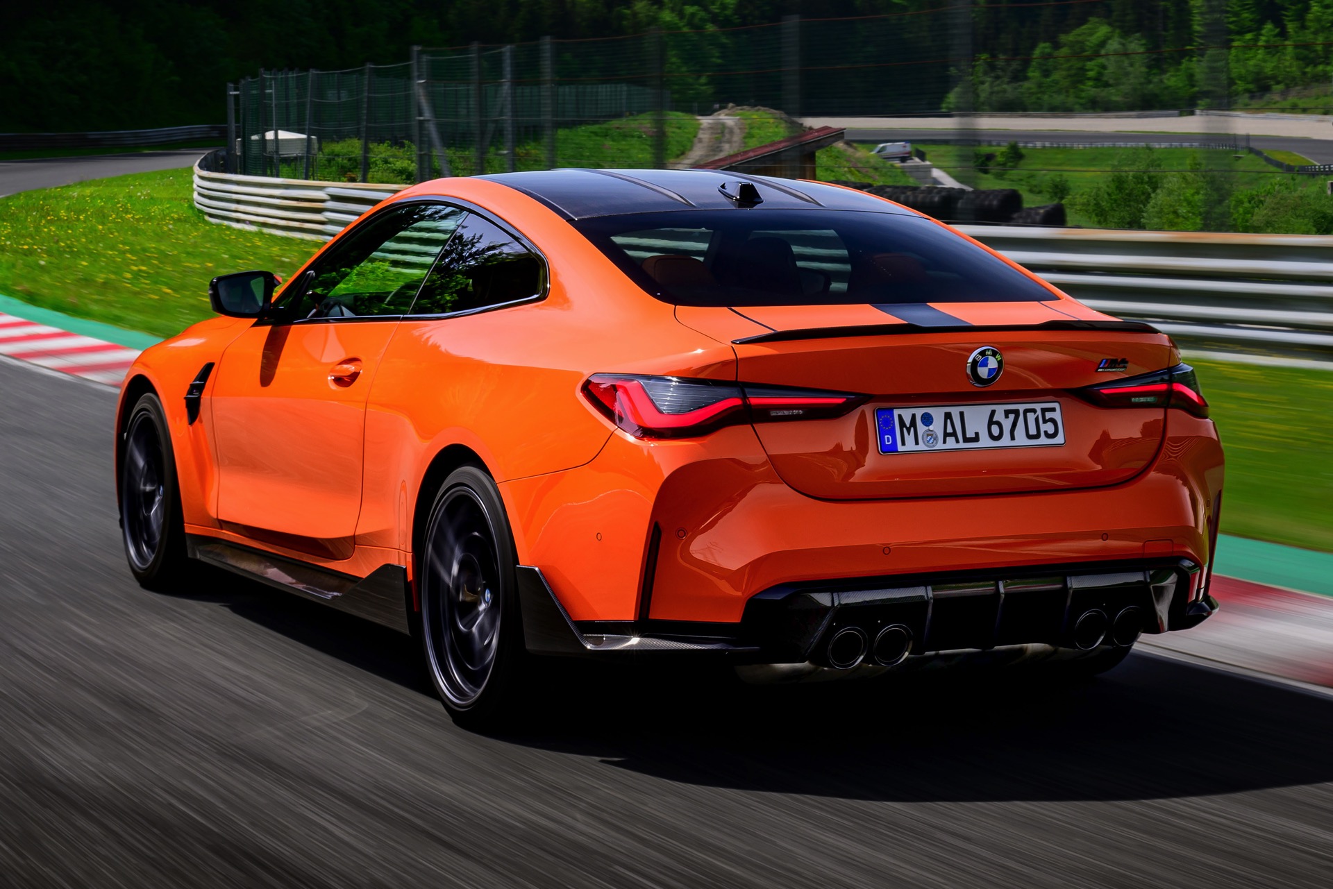 BMW M4: M Performance Parts auf M3 GTS-Farbe Feuerorange