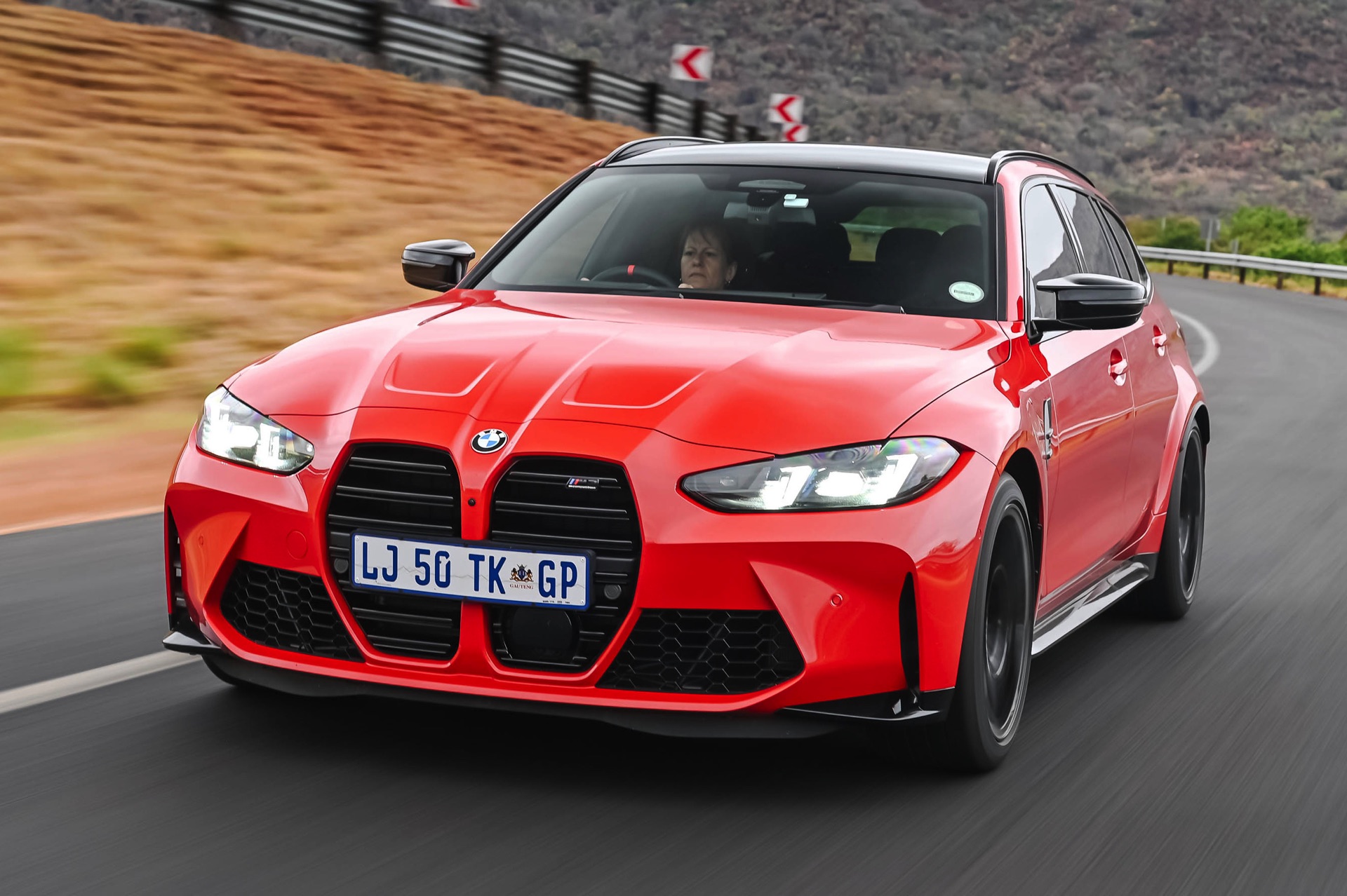 Jetzt mit 530 PS: BMW M3 Touring Facelift in Toronto Rot