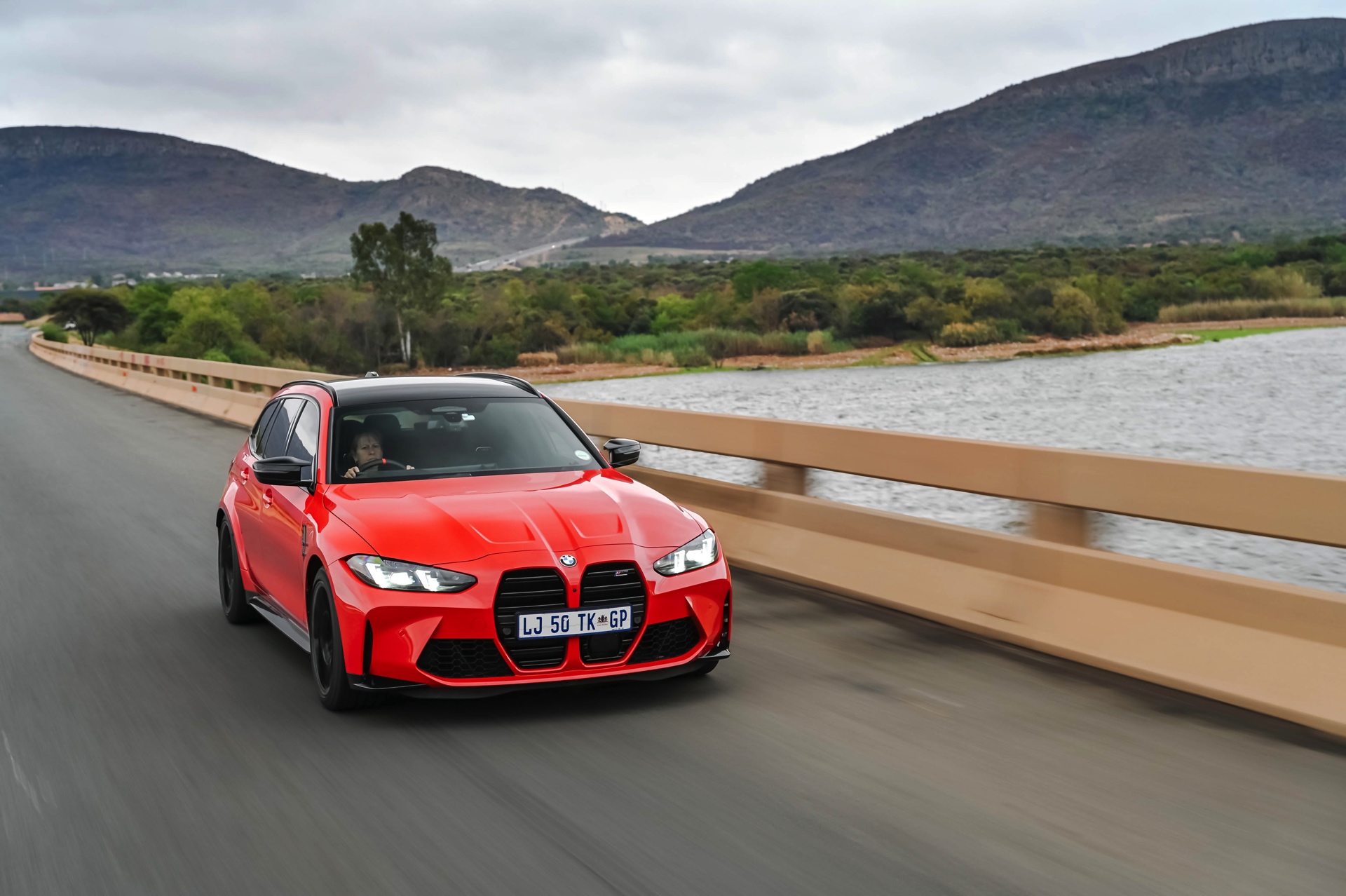 Jetzt mit 530 PS: BMW M3 Touring Facelift in Toronto Rot