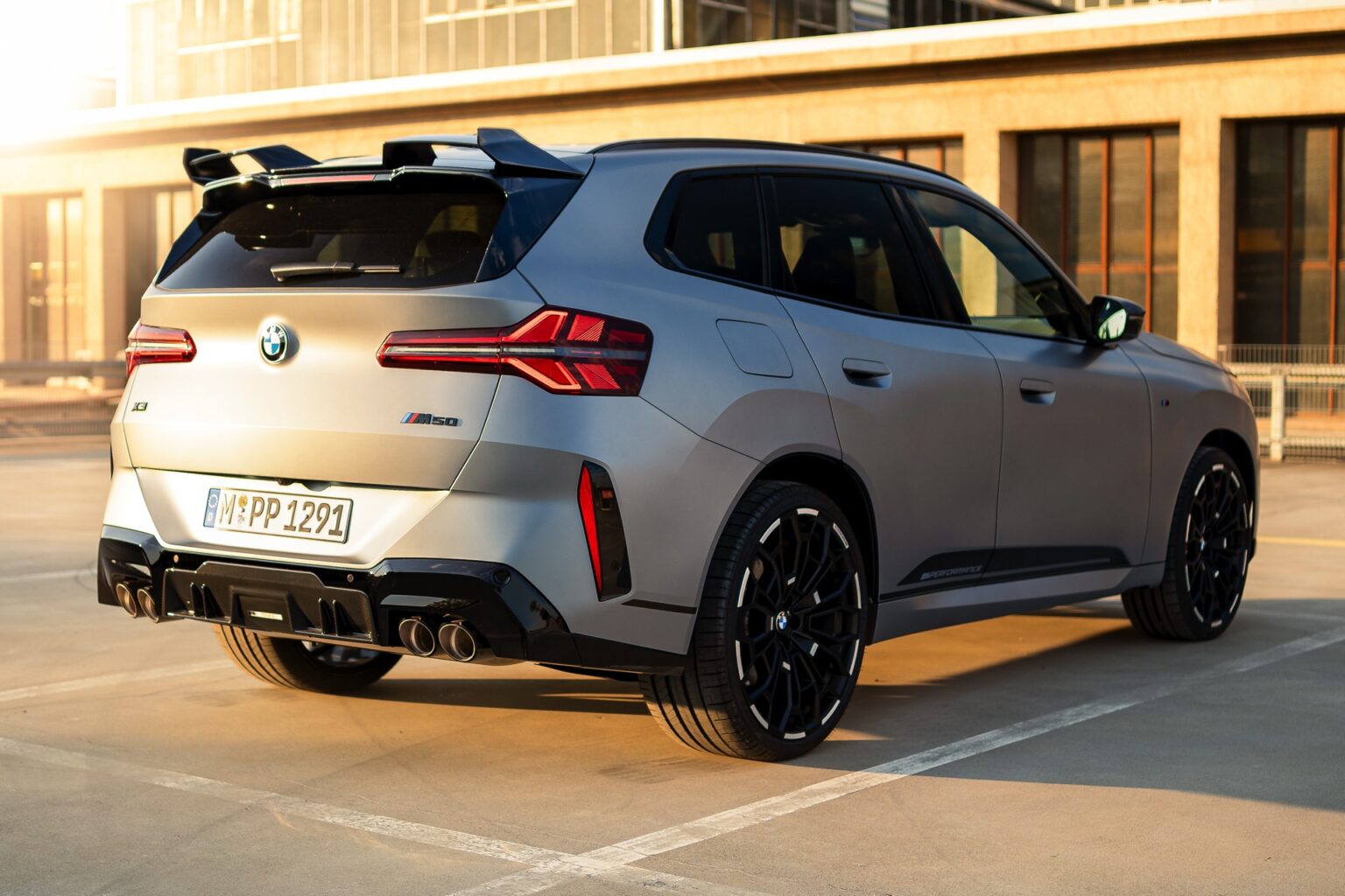 X3m Tuning BMW X3 mit M Performance Parts: Tuning-G45 auf 22 Zoll