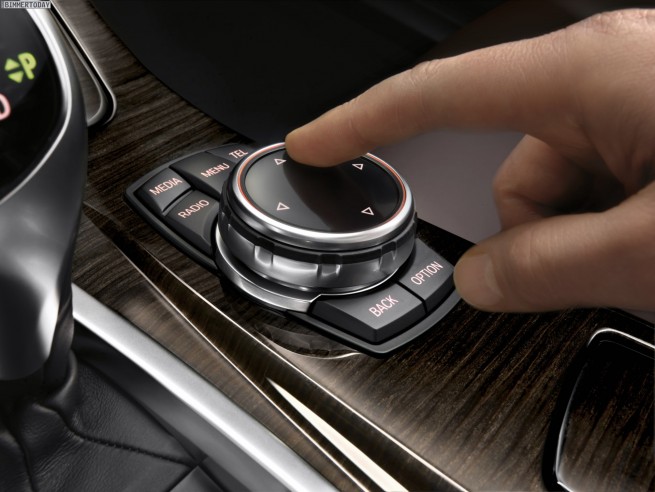 BMW-5er-Facelift-2013-F10-LCI-Innenraum-iDrive-Touch