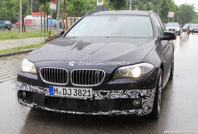 BMW-5er-Touring-F11-M-Sportpaket-Spyshot-MotorAuthority