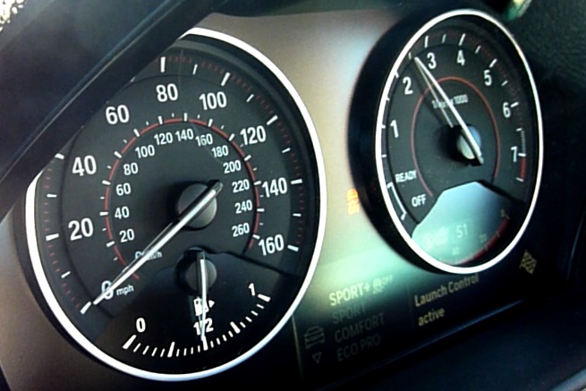 BMW-M235i-Sound-Tacho-Video-F22-Coupe-0-100-Beschleunigung