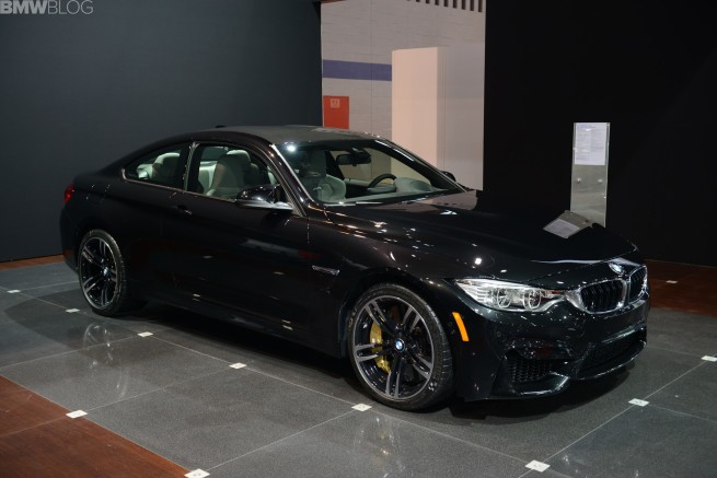 BMW-M4-Coupe-F82-Saphirschwarz-2014-Chicago-Autoshow-LIVE-01