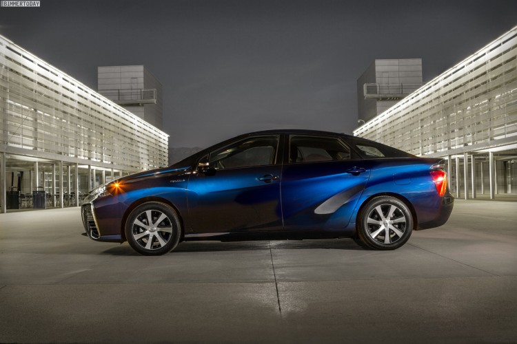Toyota-Mirai-FCEV-Brennstoffzelle-Elektroauto-Fuel-Cell-01