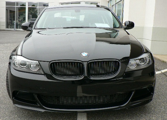 BMW Performance-Teile an schwarzem 3er E90 LCI